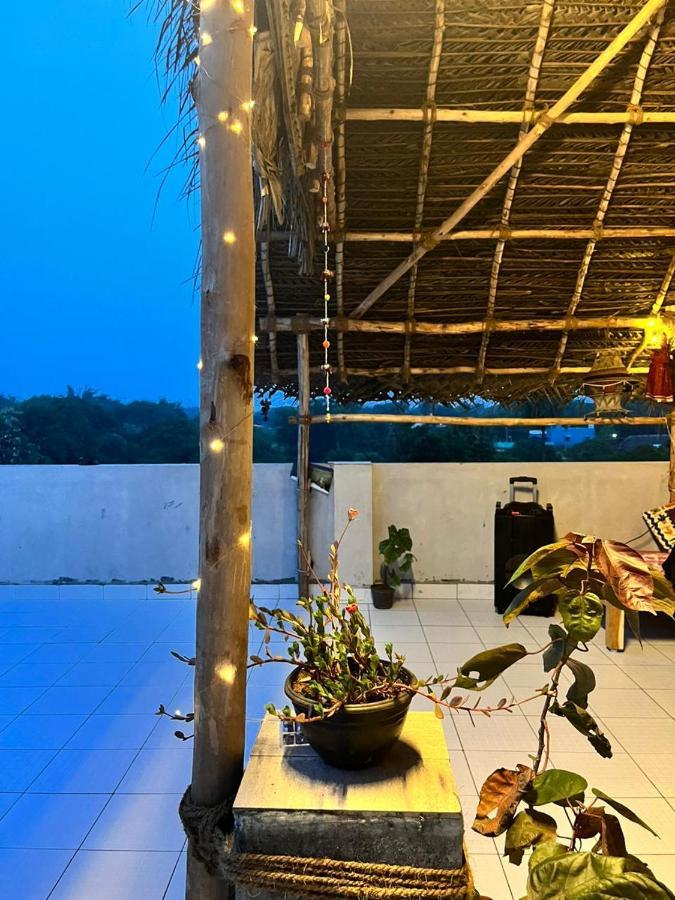 Woodpacker Hostel Auroville Pondicherry Exterior photo