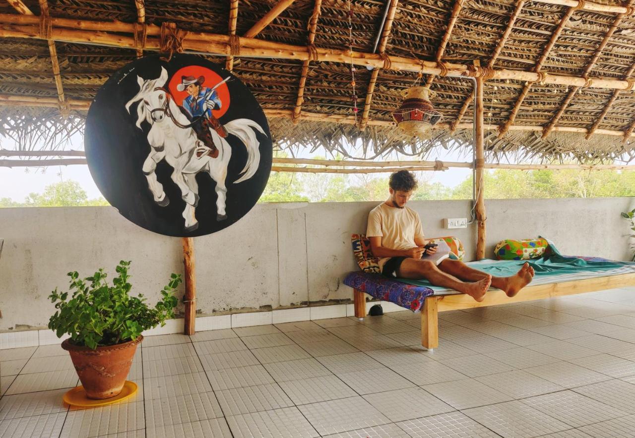 Woodpacker Hostel Auroville Pondicherry Exterior photo
